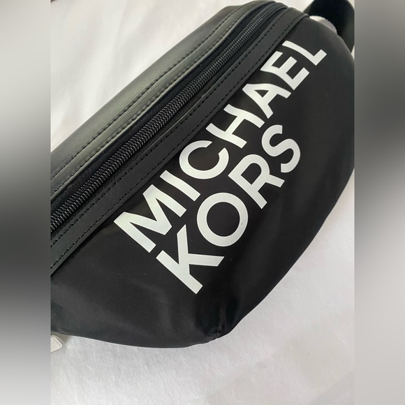 NWT Michael Kors Logo Black and White Fanny Pack Waist Bag Belt Bag - Picture 1 of 7